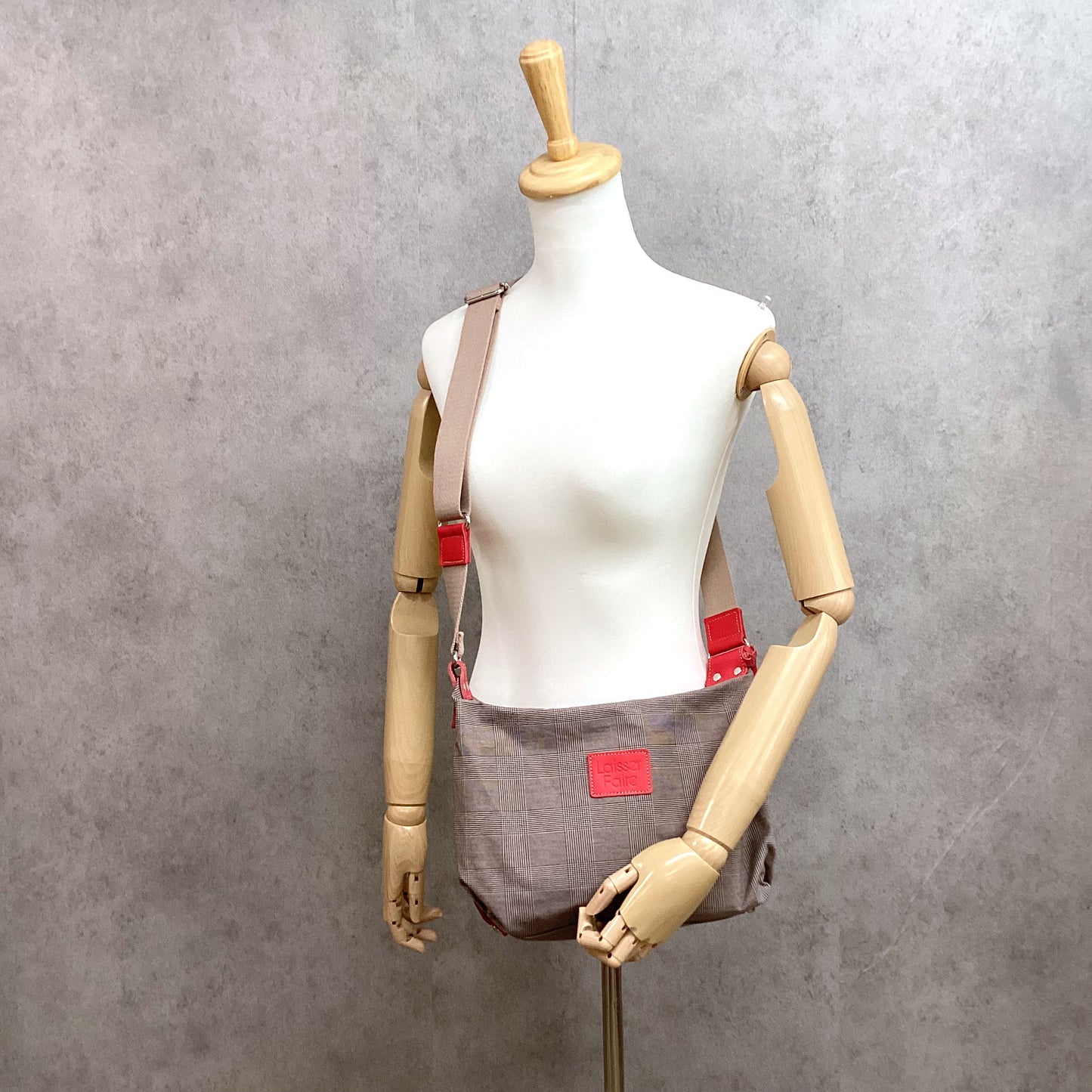 メルヴィー ショルダーバッグ